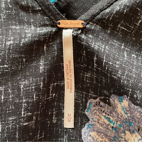 FREE PEOPLE Summer in Tulum Tunic Top Ruffle Floral Black Size Medium - Picture 12 of 15